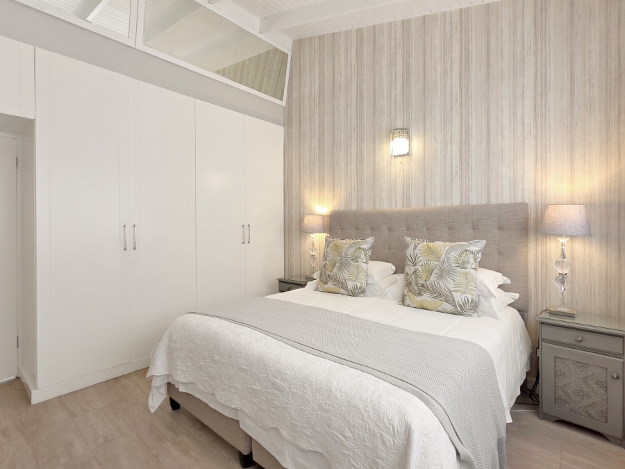 2 Bedroom Property for Sale in Sea Point Western Cape